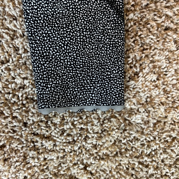 Lululemon Tight Stuff Tight II 25” Reflective Scallop Alpine White/Black Sz 4 - Picture 4 of 15